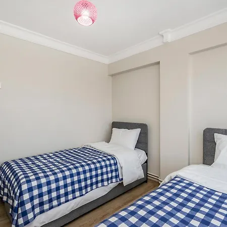 Altiparmak 4 Bedroom Apartment Bursa