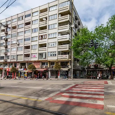 Apartment Altiparmak 4 Bedroom *